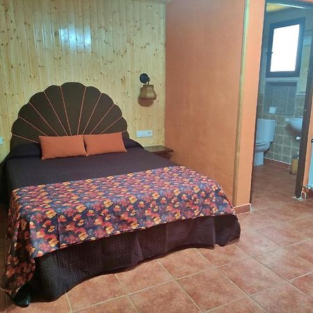 Casa Conesa II Pensionat Tronchon Exteriör bild