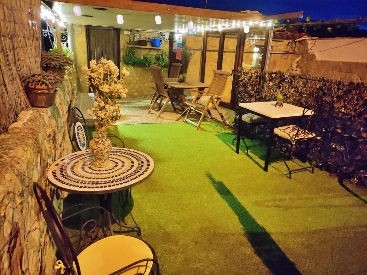 Casa Conesa II Pensionat Tronchon Exteriör bild